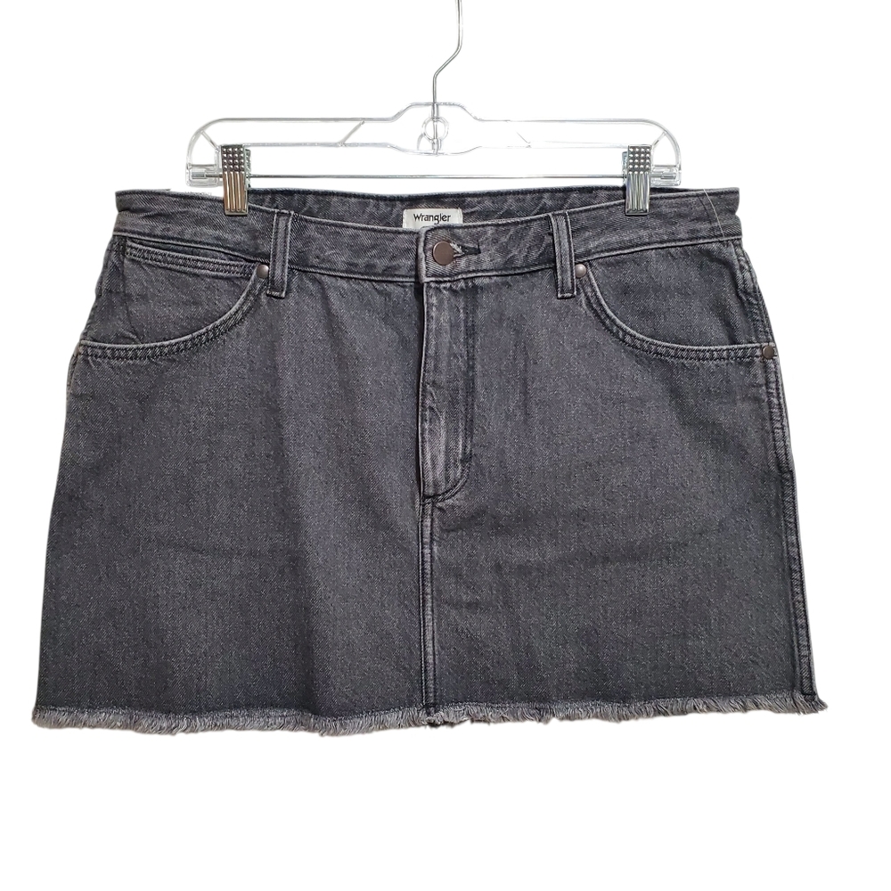 Wrangler Charcoal Frayed Denim Mini Skirt Size L Washed Denim - Picture 2 of 16